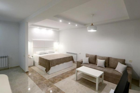 Appartment Lux, Komitas 26